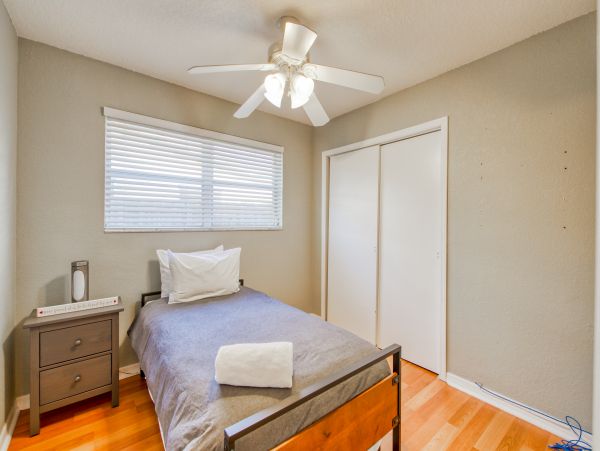 Hollywood Home 1024050