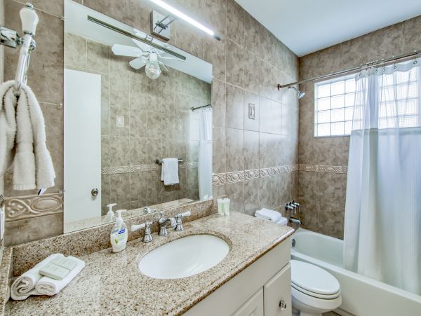 Hollywood Home 1024050