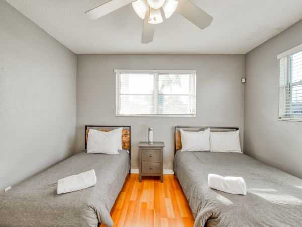 Hollywood Home 1024050