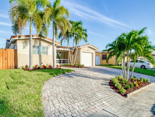 Hollywood Home 1024050