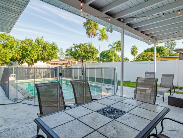 Hollywood Home 1024050