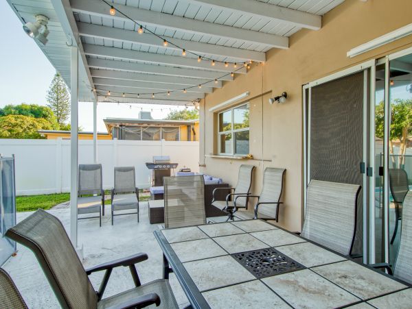 Hollywood Home 1024050