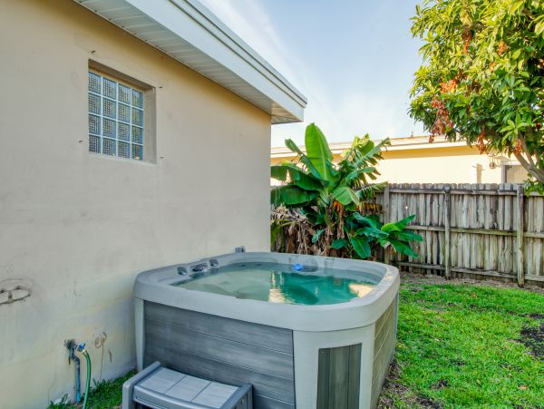 Hollywood Home 1024050
