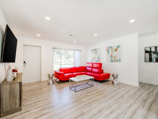 Hollywood Home 1024051
