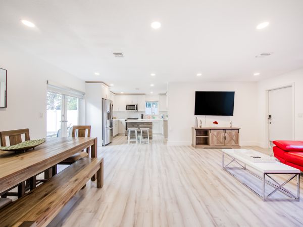 Hollywood Home 1024051