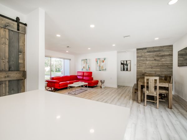 Hollywood Home 1024051