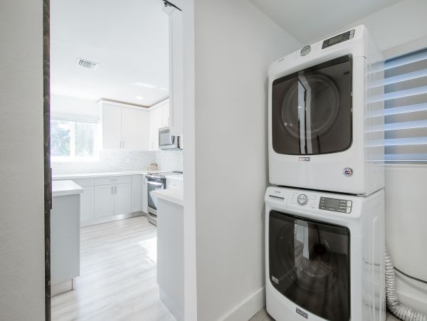 Hollywood Home 1024051