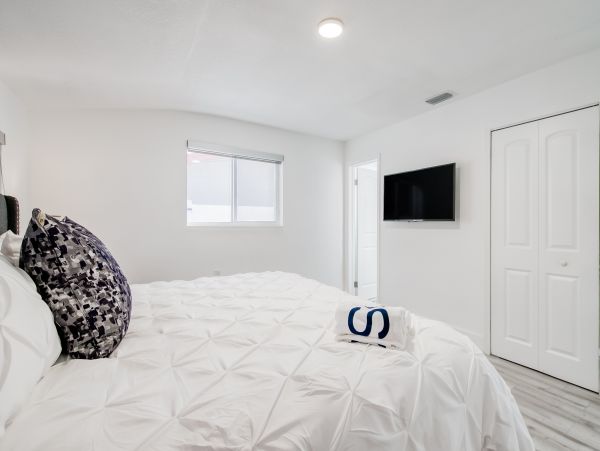 Hollywood Home 1024051