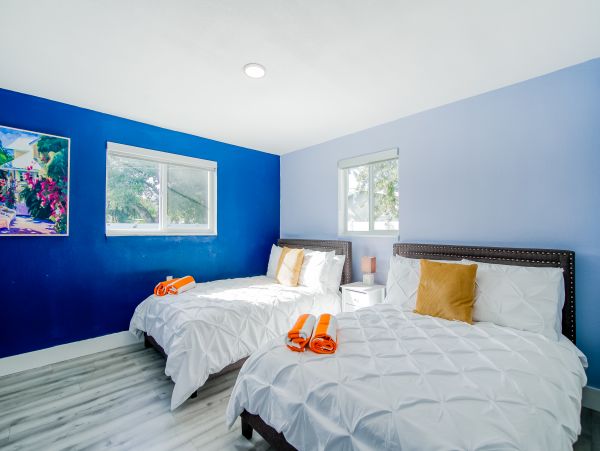 Hollywood Home 1024051
