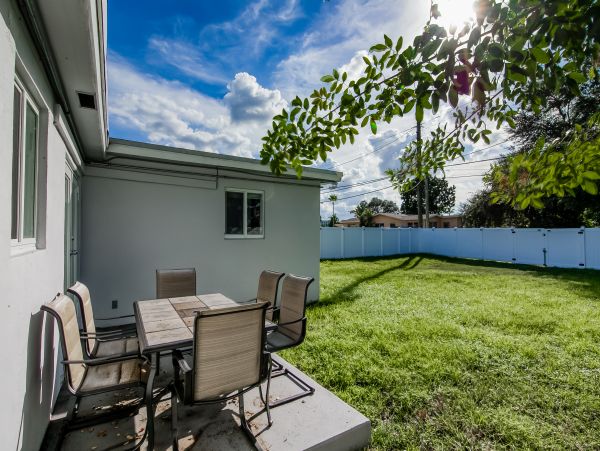 Hollywood Home 1024051