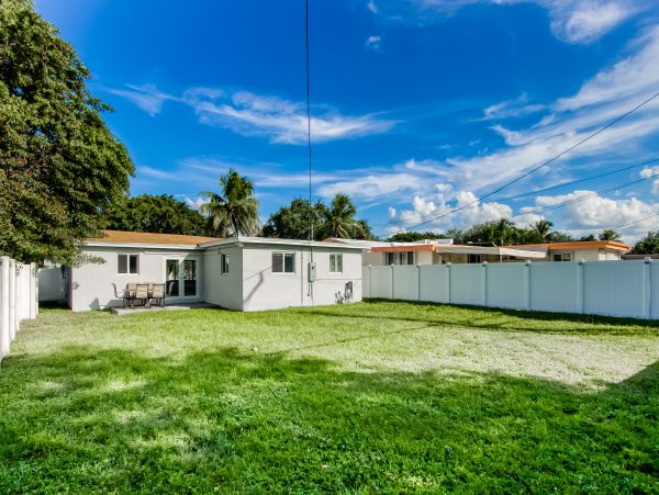 Hollywood Home 1024051