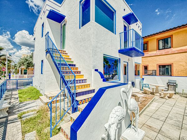 Hollywood Home 1024052