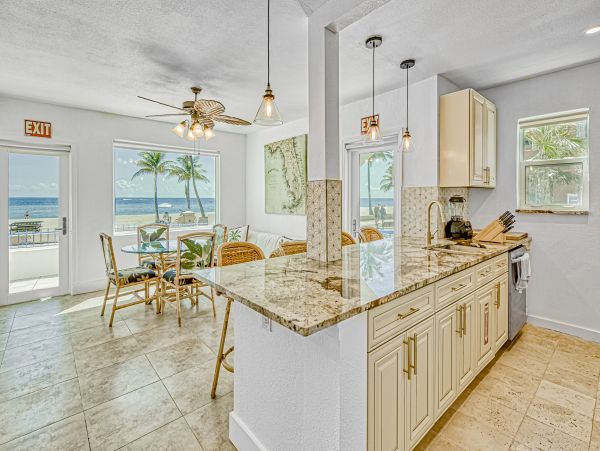 Hollywood Home 1024052