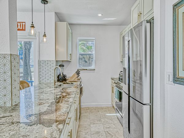 Hollywood Home 1024052
