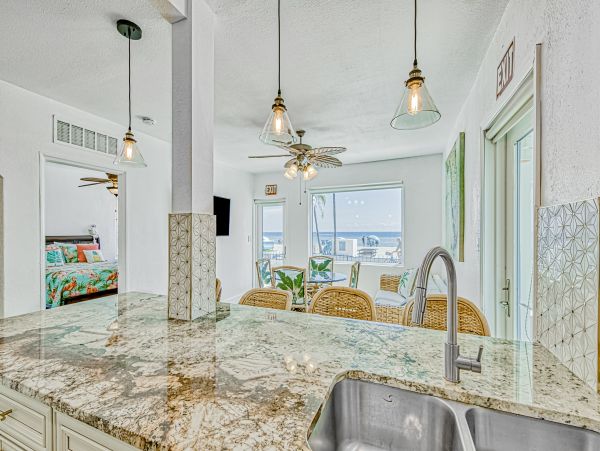 Hollywood Home 1024052