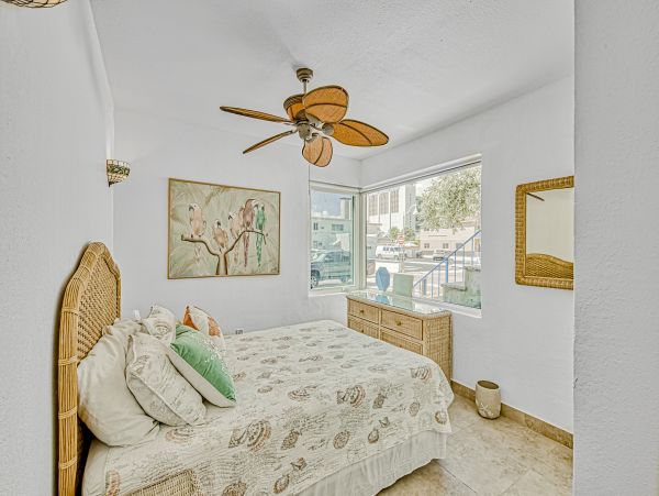 Hollywood Home 1024052
