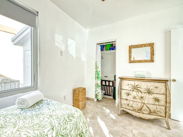 Hollywood Home 1024052