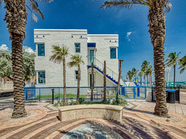 Hollywood Home 1024052