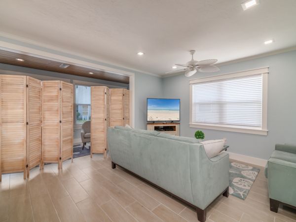 Siesta Key Vacation Condo Two Bedroom Steps to Beach