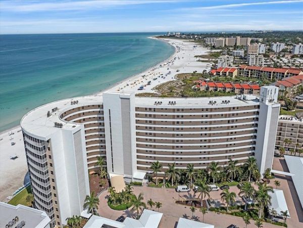 Siesta Key Vacation Condo Two Bedroom Steps to Beach