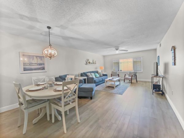 Lovely 2 Bedroom Condo in Siesta Key
