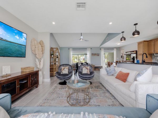 Cape Coral Home 1024100