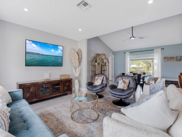 Cape Coral Home 1024100
