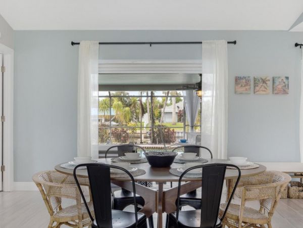 Cape Coral Home 1024100