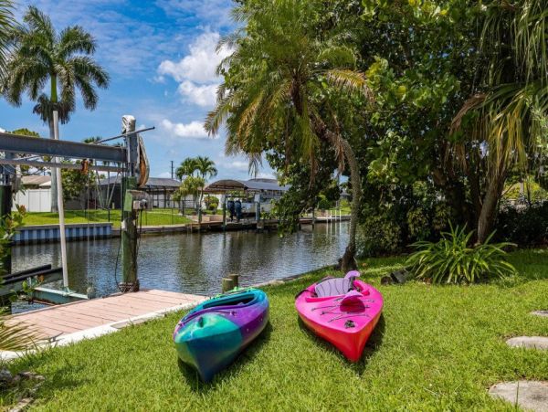 Cape Coral Home 1024100