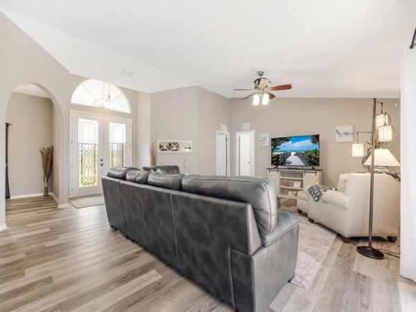Cape Coral Home 1024101