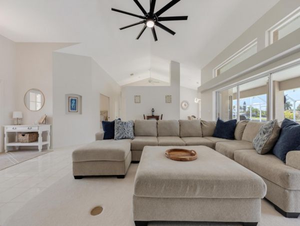 Cape Coral Home 1024102