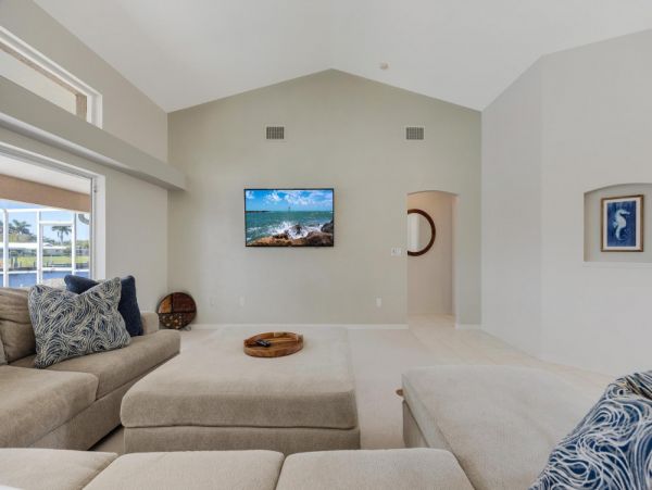 Cape Coral Home 1024102