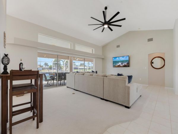 Cape Coral Home 1024102