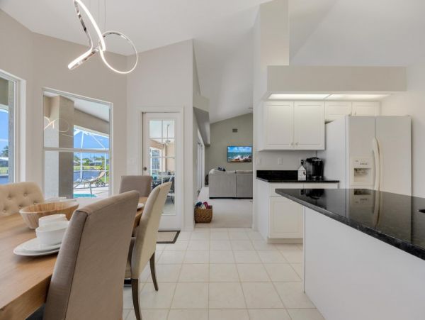 Cape Coral Home 1024102
