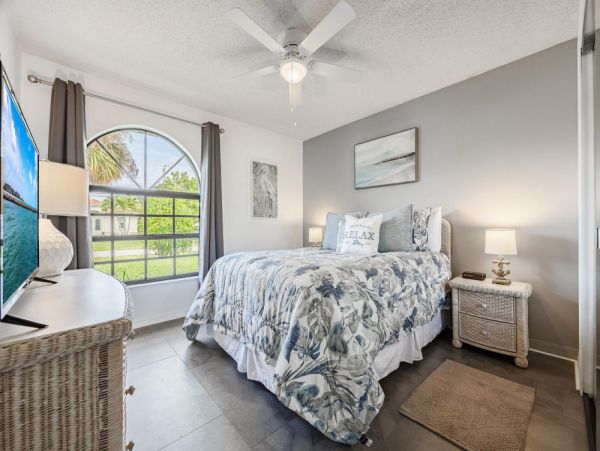 Cape Coral Home 1024108