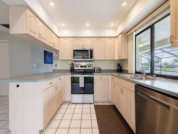 Cape Coral Home 1024108