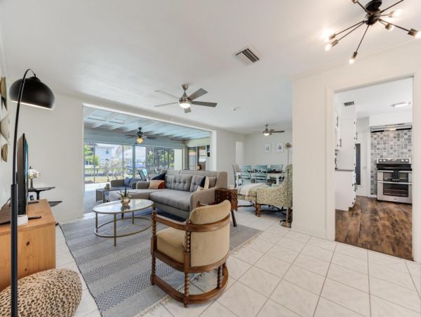 Cape Coral Home 1024110