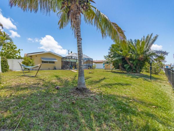 Cape Coral Home 1024110