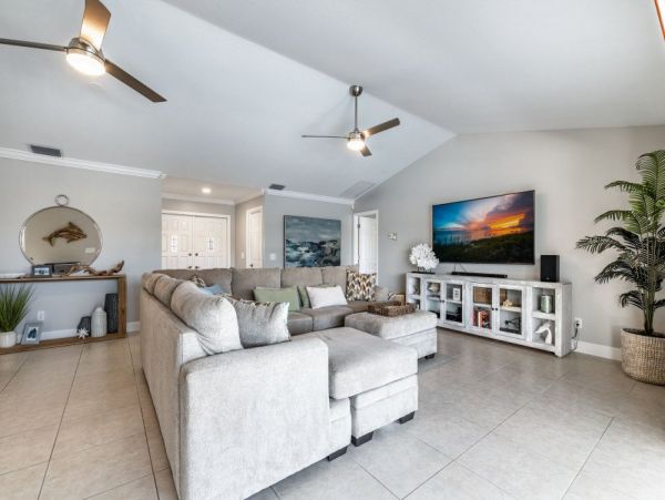 Cape Coral Home 1024111