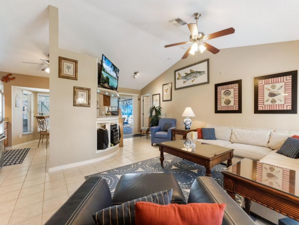 Cape Coral Home 1024113