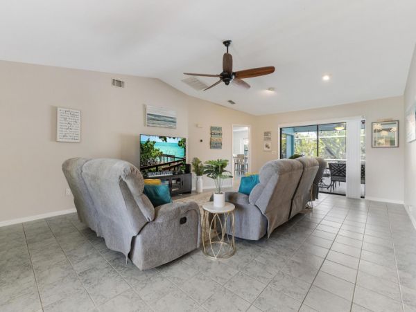 Cape Coral Home 1024121