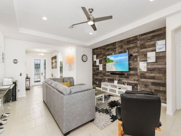 Cape Coral Home 1024140