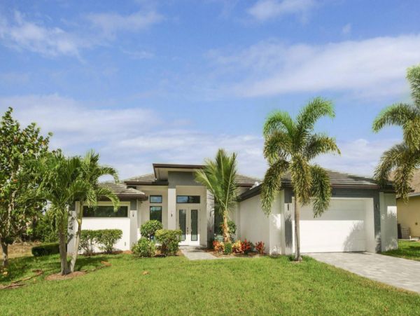 Cape Coral Home 1024141