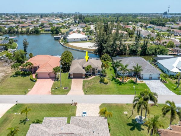 Cape  Coral House with Pool & Canal view