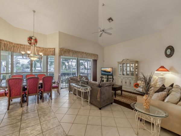 Cape Coral Home 1024146