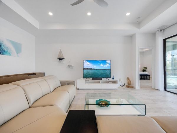 Cape Coral Home 1024150