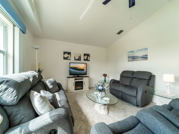 Cape Coral Home 1024157
