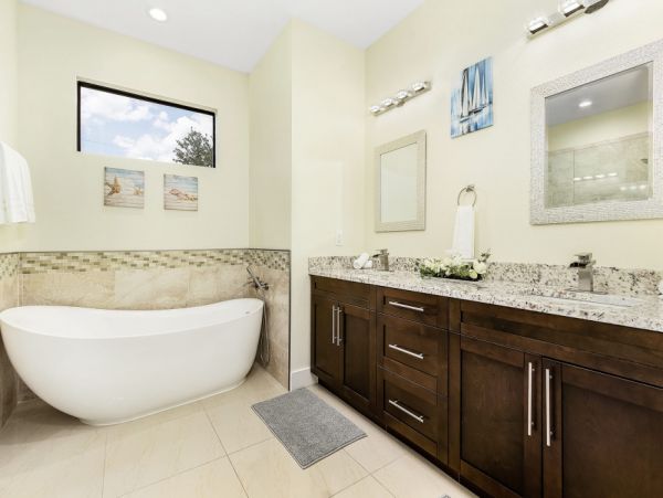 Gorgeous 4 Bedroom Home with Private Pool in Cape Coral