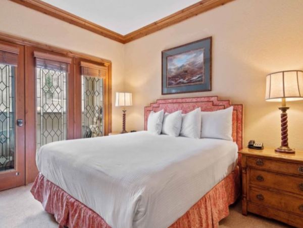 Luxury 3 Bedroom Ski in Ski out Vacation Condo Beaver Creek