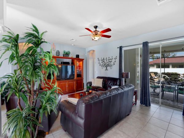 Cape Coral Home 1024172